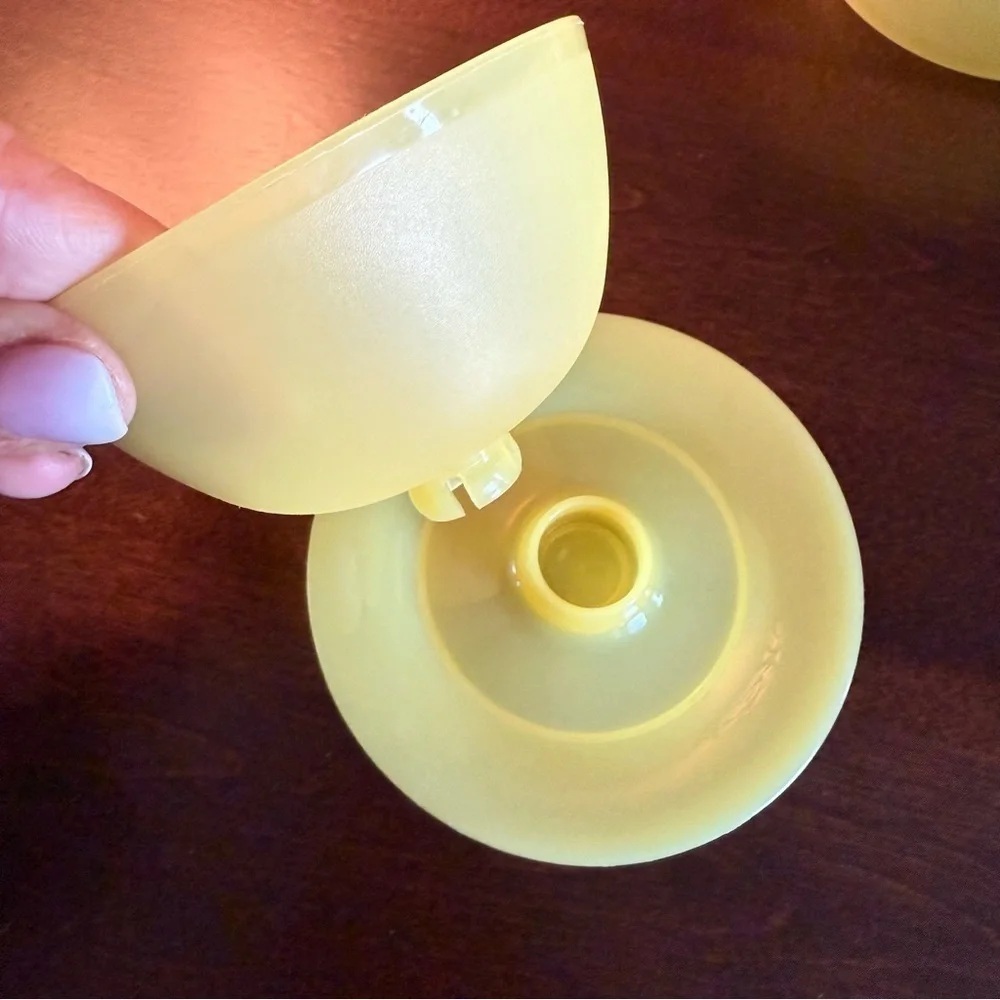 Vintage Tupperware Yellow parfait/ dessert Bowl Set